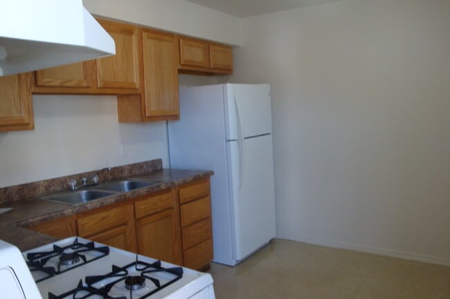 Kitchen - 227 Tennessee St NE Unit a