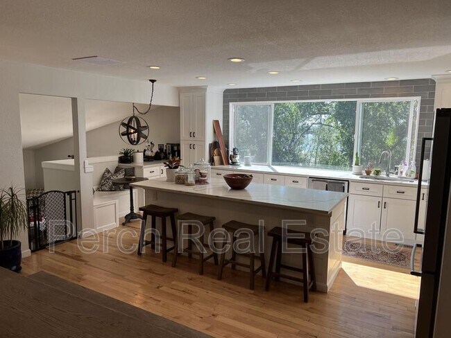 Photo - 1152 S Owens St