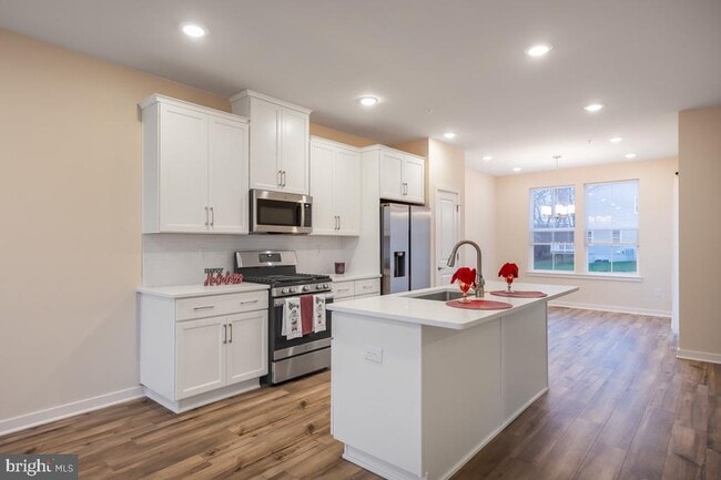 923 Magnolia Ln