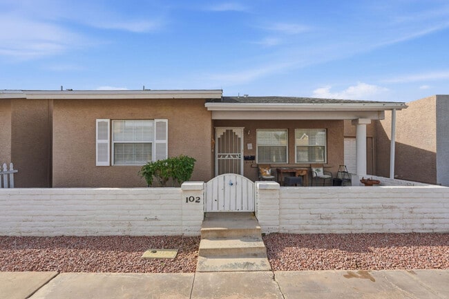 Building Photo - 2929 E Broadway Rd Unit 102