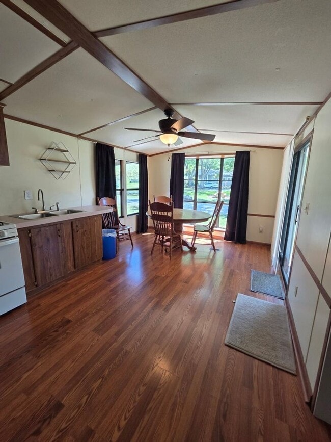 Photo - $1,100 - 1 Bedroom / 1 Bath Furnished Park Model in Tatham Mountain Park