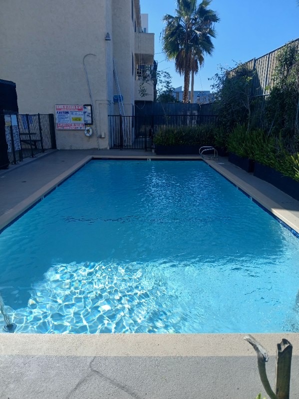 Building Photo - 1405 N New Hampshire Ave