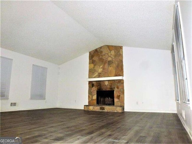 Photo - 382 Cross Creek Pl