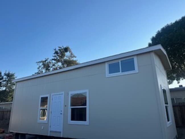 Building Photo - 913 Whittier Ave Unit ADU #C