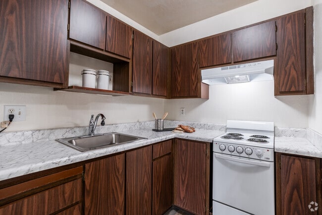 1BR, 1BA - 577SF - Kitchen