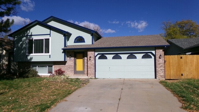 Building Photo - 924 Queens Ct