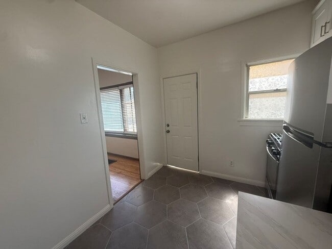 1844 E 5th St. #3