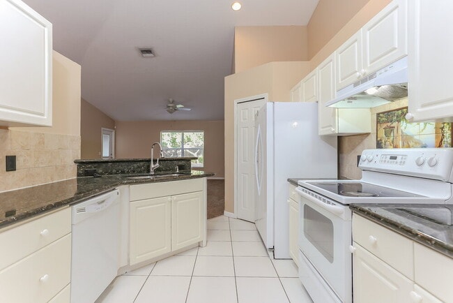Photo - 5141 Willow Pond Rd W