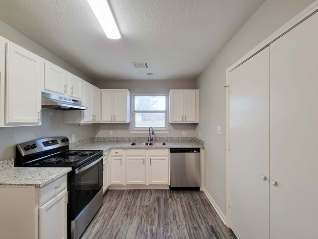 Photo - BEAUTIFUL 3 BEDROOM HOME IN CONROE WITH AL...