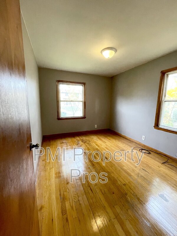 Photo - 4375 N 61st St