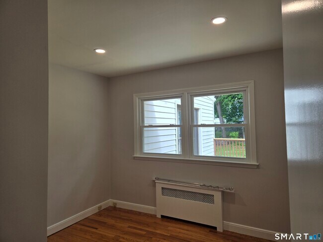 Photo - 73 Crestwood Dr