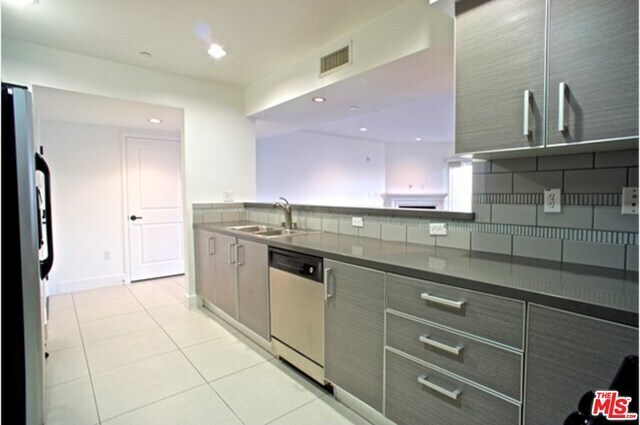 Photo - 1234 Armacost Ave Unidad 203