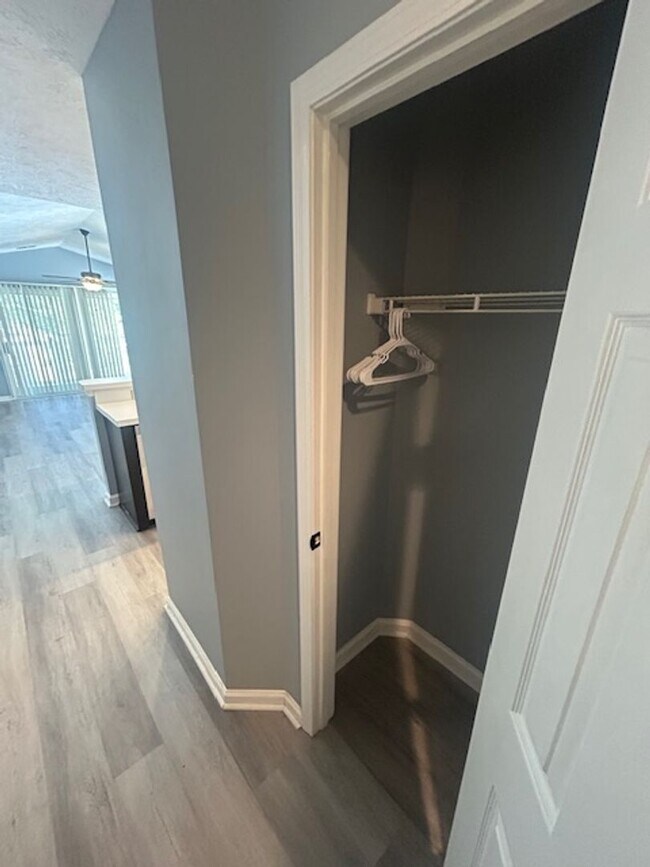 Photo - 525 White River Dr