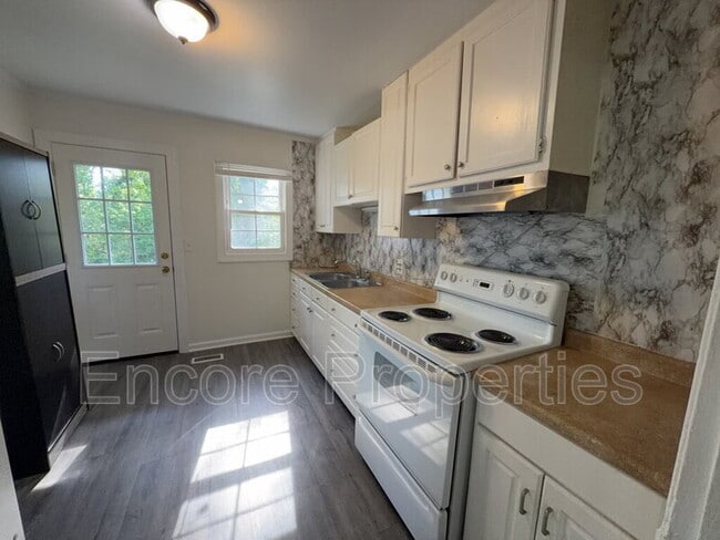 Photo - 2731 Knowles St