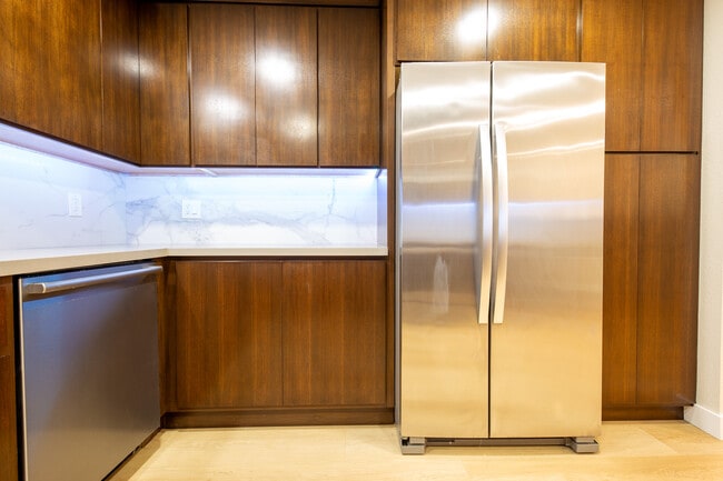 Photo - 3320 Judah St