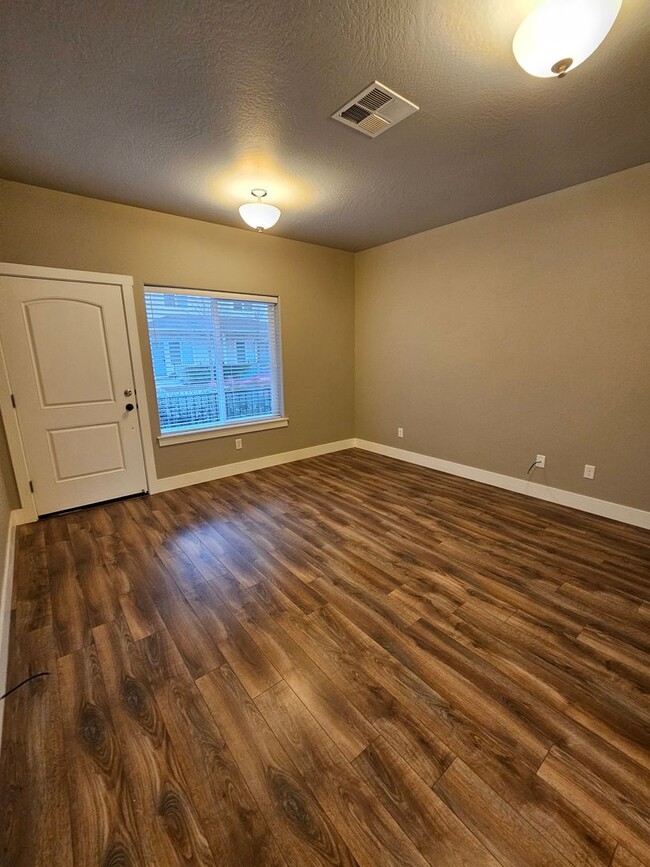 Photo - 1803017 Unidad 525