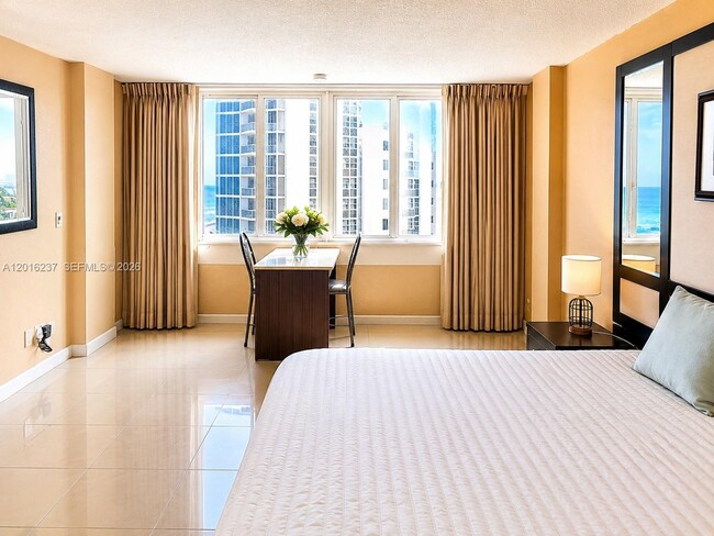 Photo - 19201 Collins Ave Unit 707