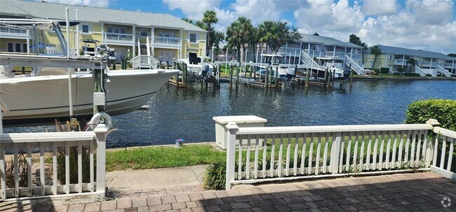 Building Photo - 5215 Coquina Key Dr SE Unit B Rental