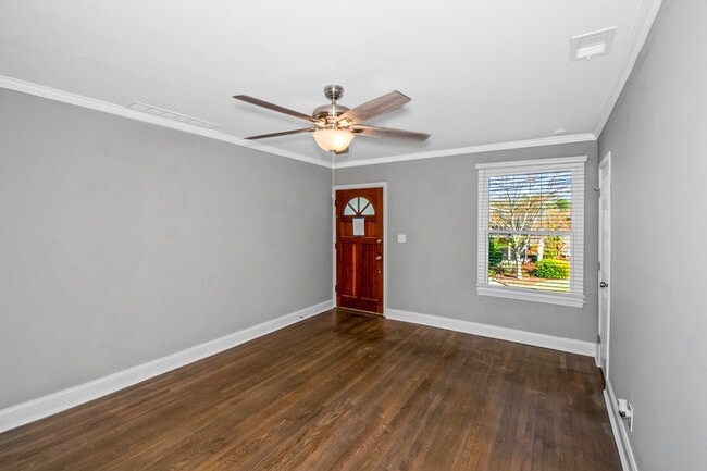 Photo - 178 Park St SE