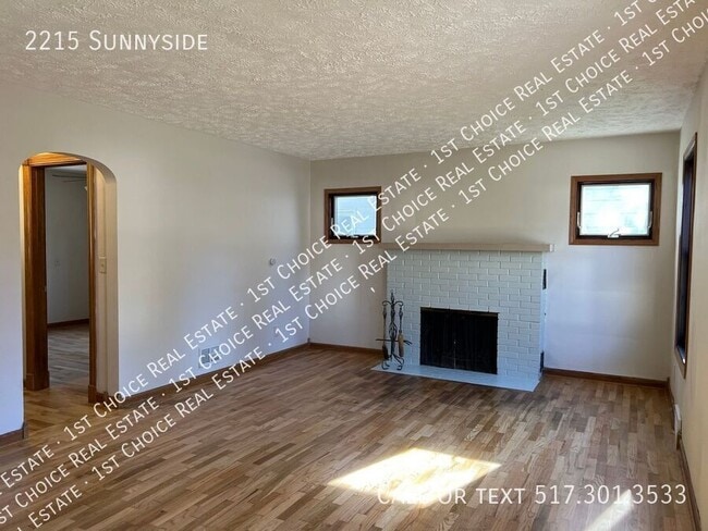 Photo - 2215 Sunnyside-