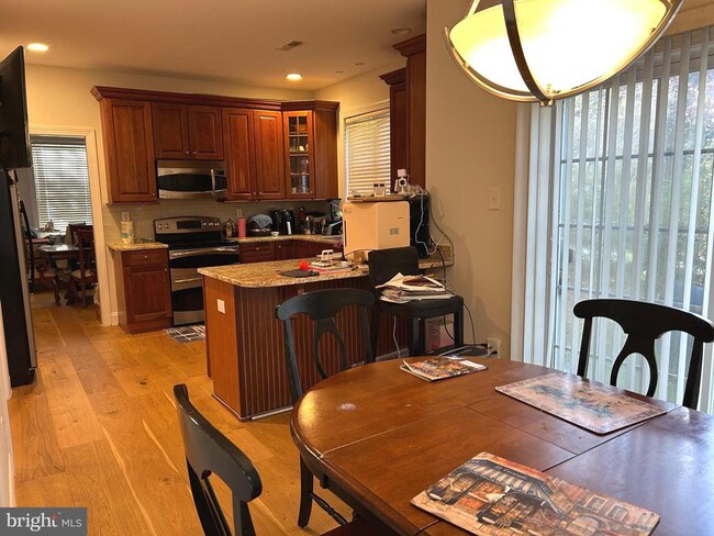 Photo - 1 Haymarket Ln