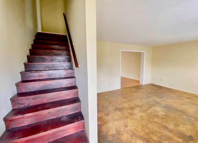 Photo - 5666 Hinton Pl