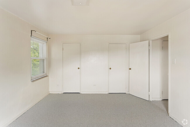 1BR, 1BA - 700SF - Bedroom