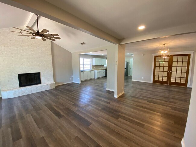 Photo - Spacious and Stunning Home with Solar Panels – Your Dream Property AWAITS!