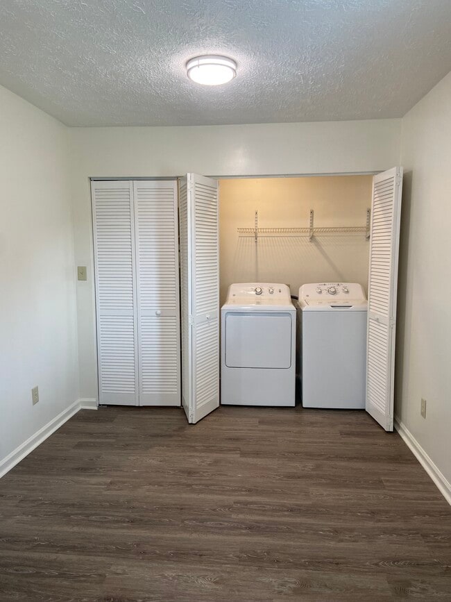 104 GE Washer & Dryer - 104 Susan Ct