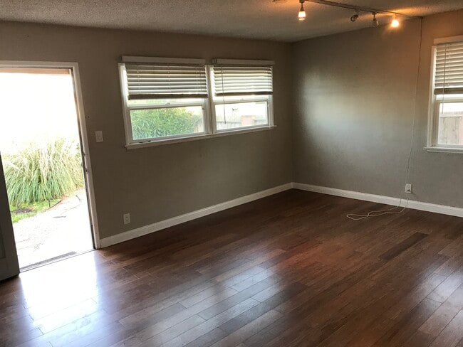 Front door/living room - 125 Prospect S Ave