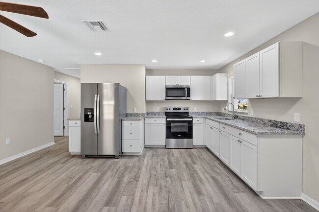 Photo - 1503 8th Ave E