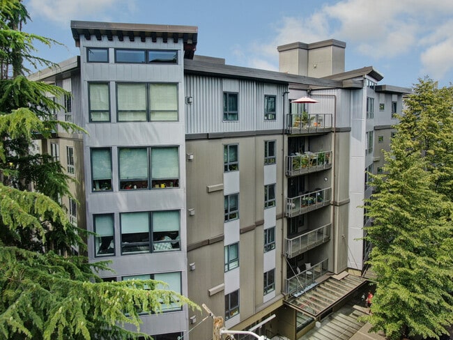 Building Photo - 5001 California Ave SW Unit Apt #212
