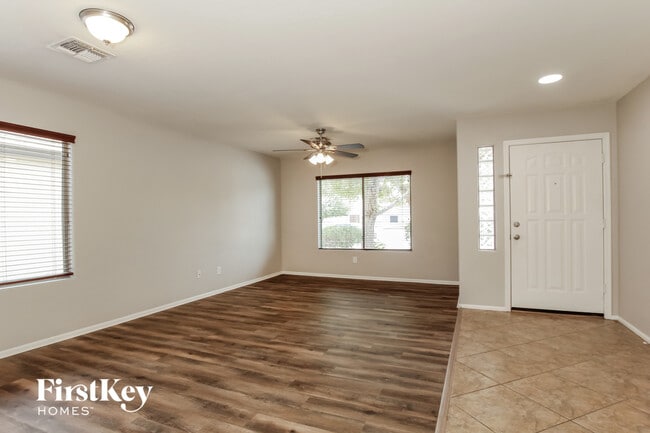 Photo - 1222 W Jersey Way