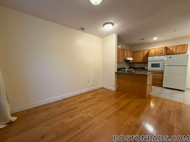 Building Photo - 90 Westland Ave