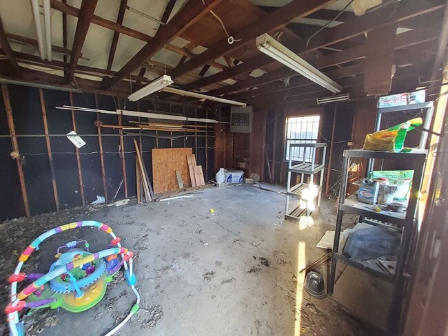 Building Photo - 7219 Lawn Ln