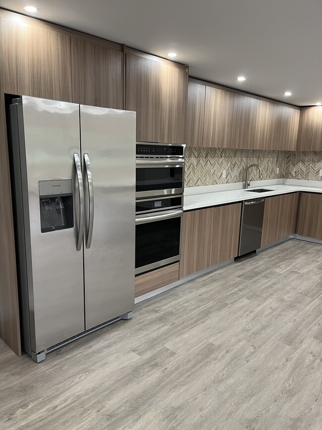 Photo - 64 Sand Creek Rd Unit main building