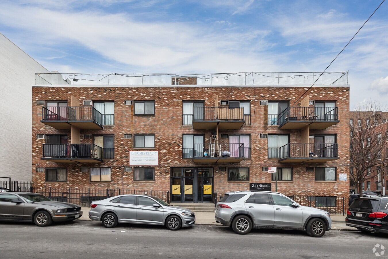 Photo - 3906 62nd St