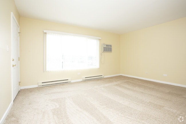 2 BR, 1 BA - living room
