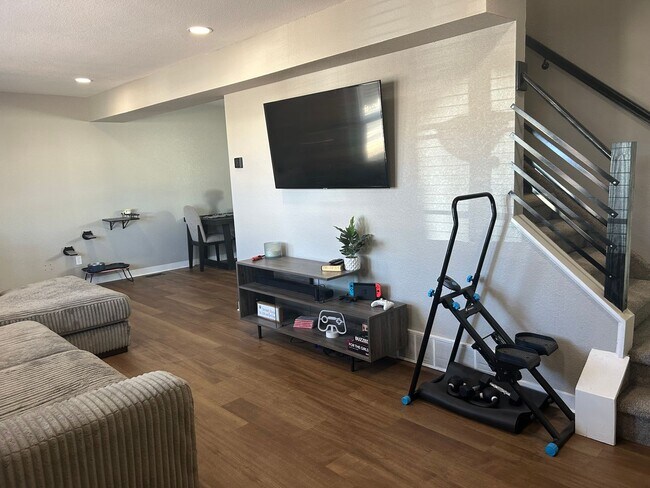 Photo - Single Family 3 bedroom, 2.5 bath