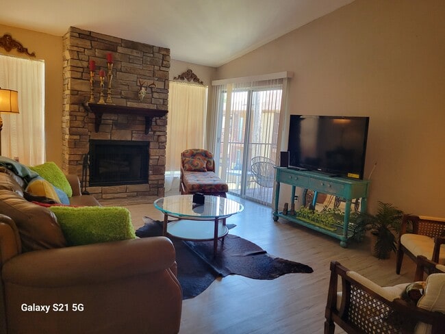 Living Room - Lago Viejo South Apartment