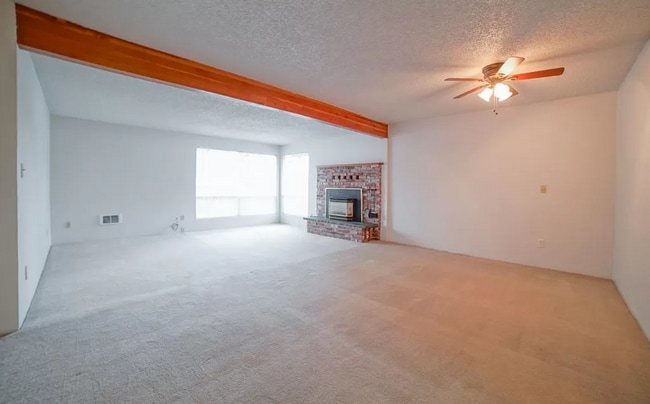 Photo - 1615 S 359th St