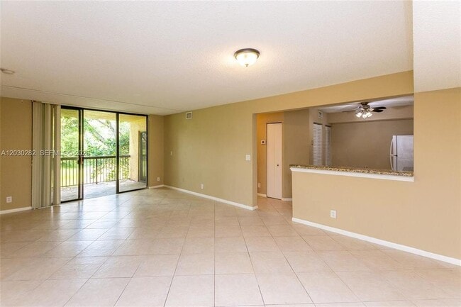 Building Photo - 5721 Riverside Dr Unit 5721 Riverside Dr