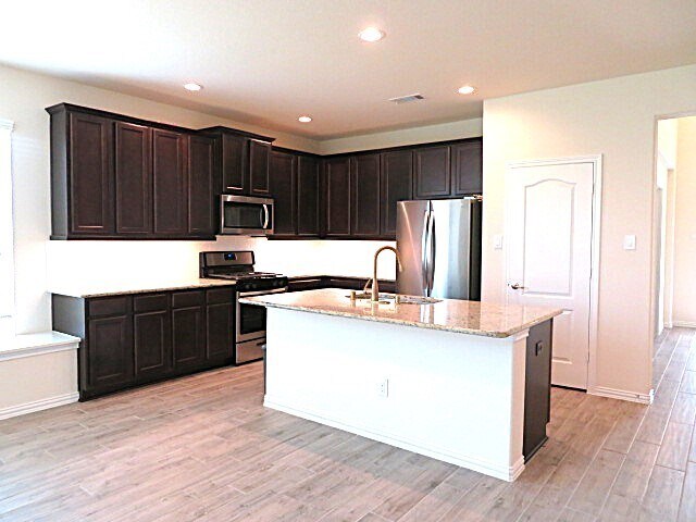 Photo - 1927 Willow Rock Way