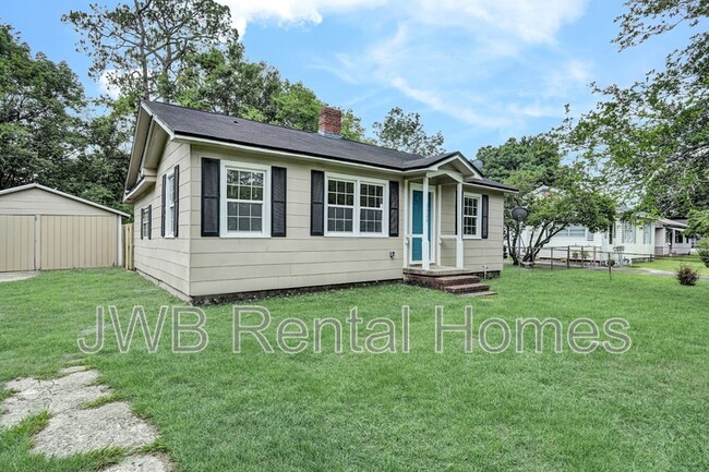 Photo - 3504 Hyacinth St House