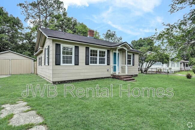Building Photo - 3504 Hyacinth St Rental