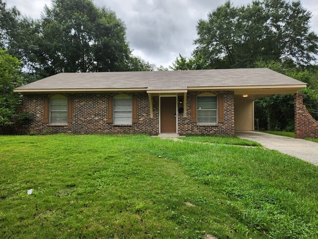 Building Photo - Renovated 4 Bedrooms 1.5 Baths with Carpor... Rental
