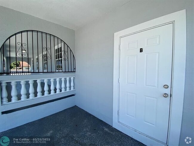 Building Photo - 2250 NW 103rd St Unit B Rental