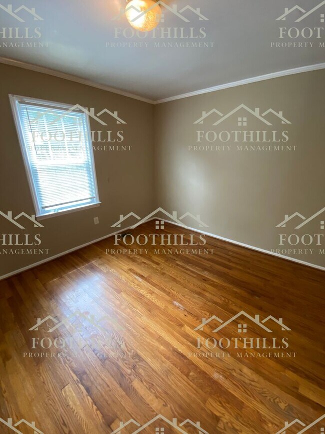 3Bed Ranch with Spacious Yard and Modern House House Rental in