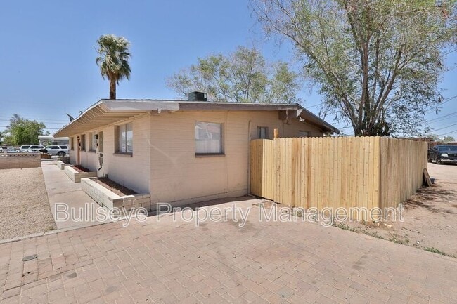Photo - 621 S California St