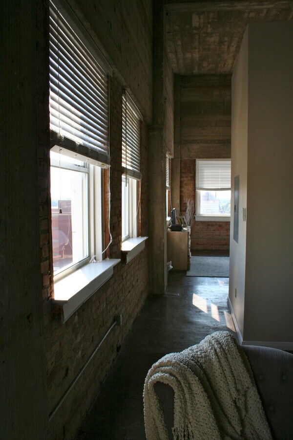 Photo - Praetorian Building Unit 3B